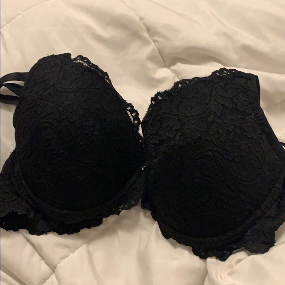 Black underwire bra